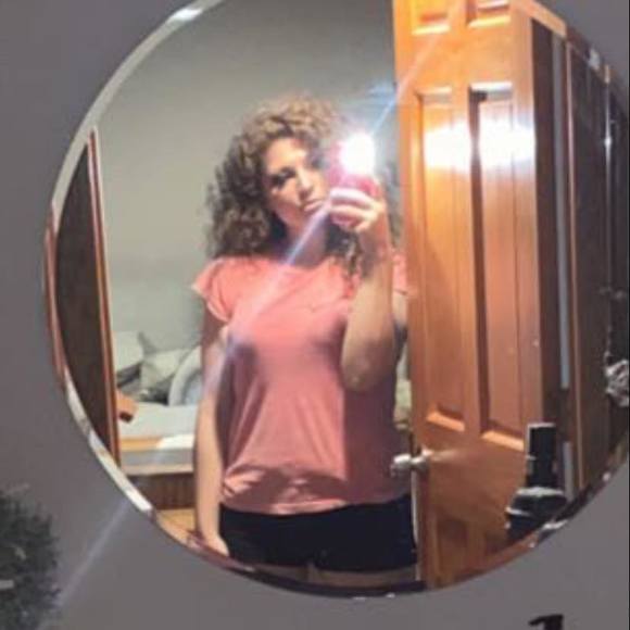 Meet your Posher, Steph - Picture 1 of 1